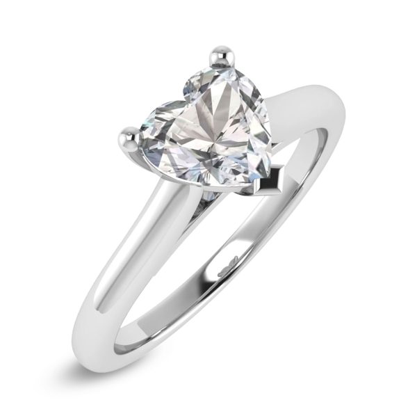 Foto anello di fidanzamento con diamante taglio a cuore da 0.50 carati e oro bianco 18 carati